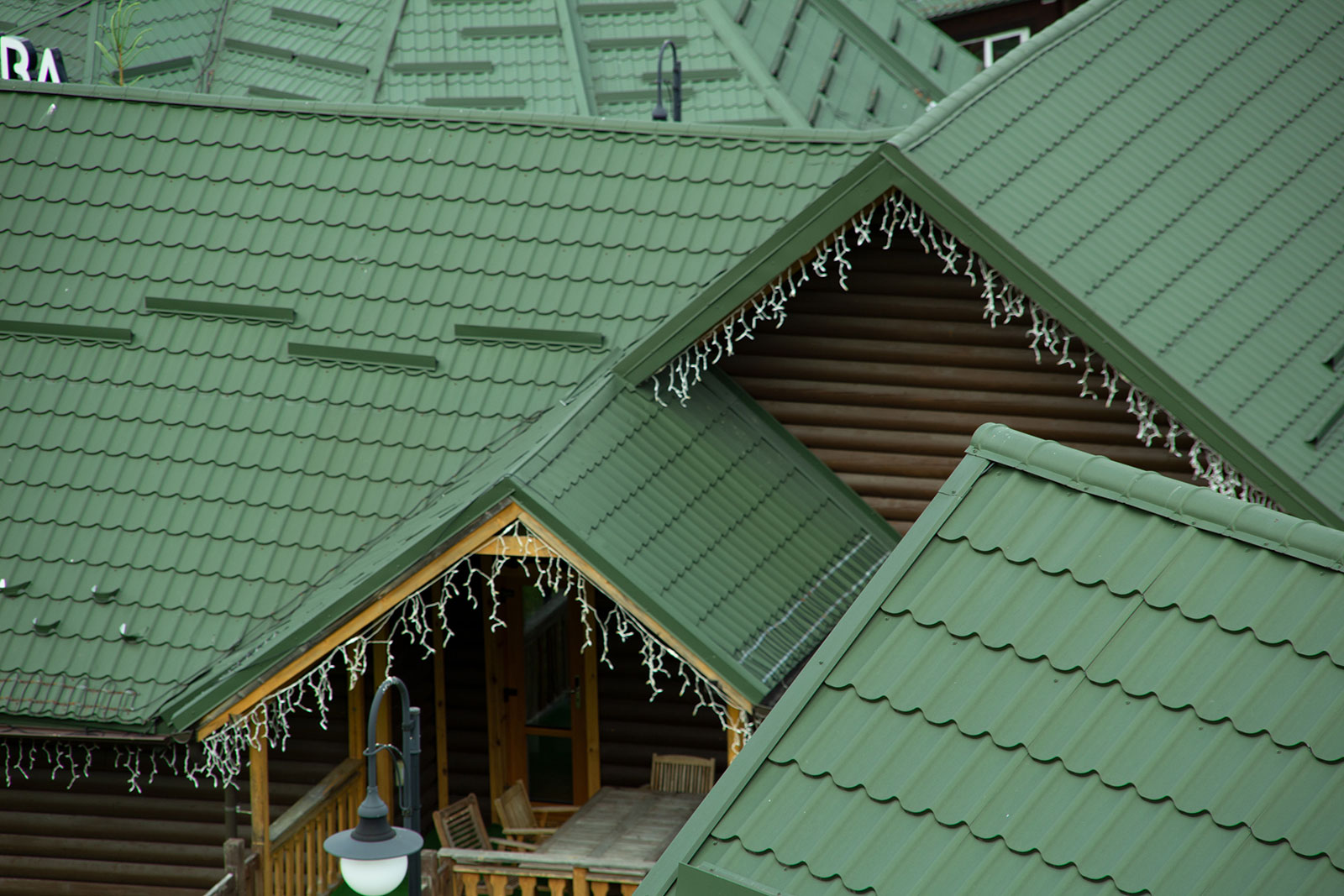 green-roofing-with-metal-tiles