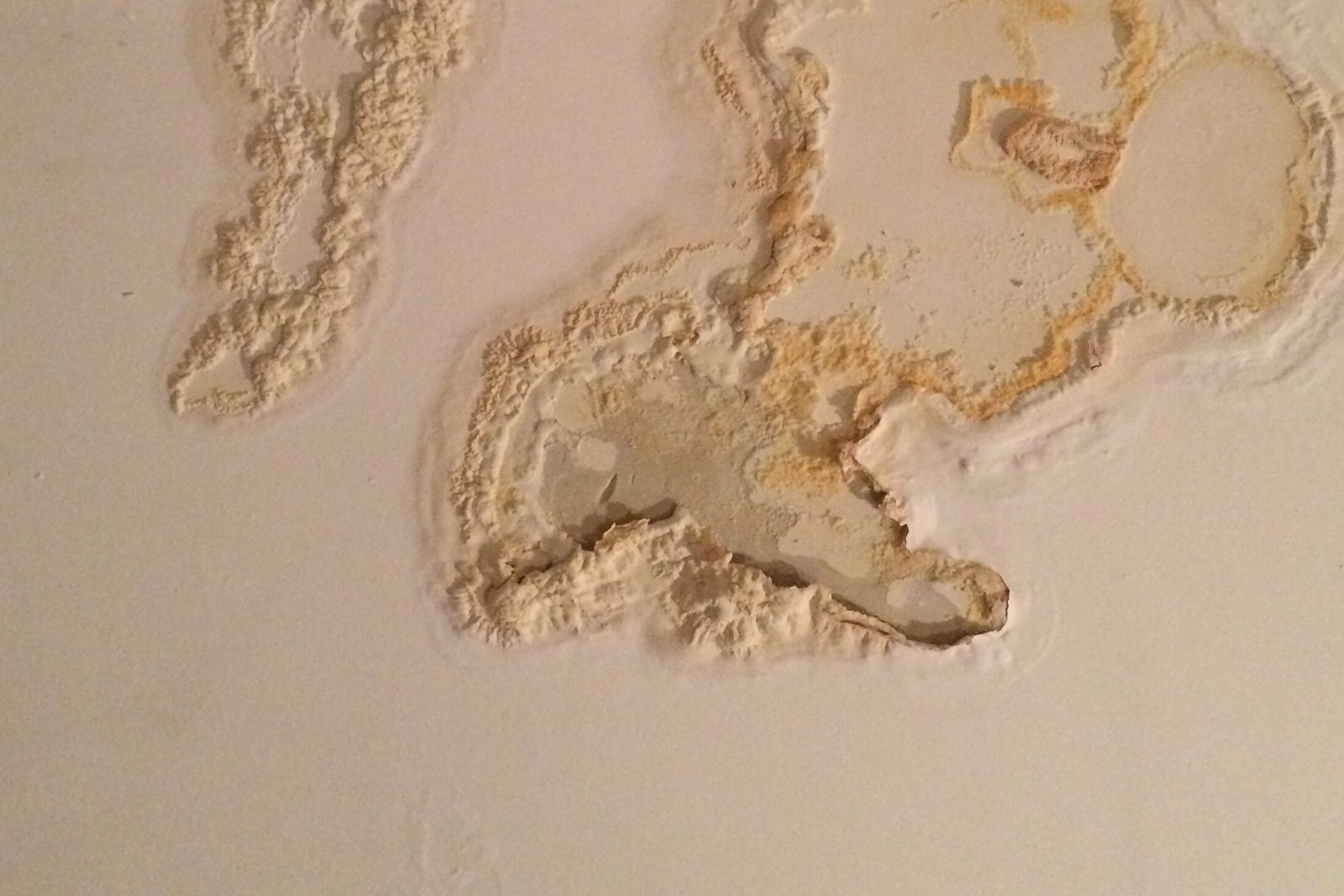 Sagging Ceiling Sagging Ceiling