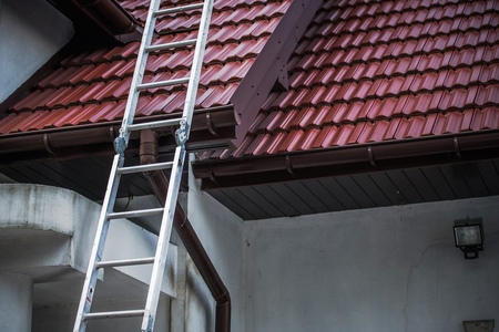 4 Roof Repair Mistakes Homeowners Must Avoid-photo